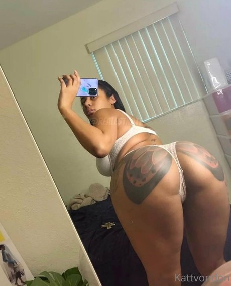 Nacktes geleaktes OnlyFans-Foto von Katt Von Don Realestkatt