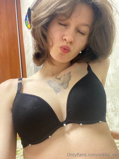 Nacktes geleaktes OnlyFans-Foto von Vikky Op