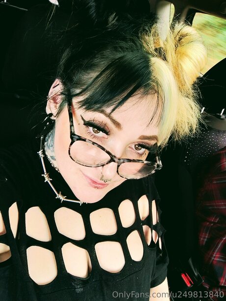 Nacktes geleaktes OnlyFans-Foto von U249813840
