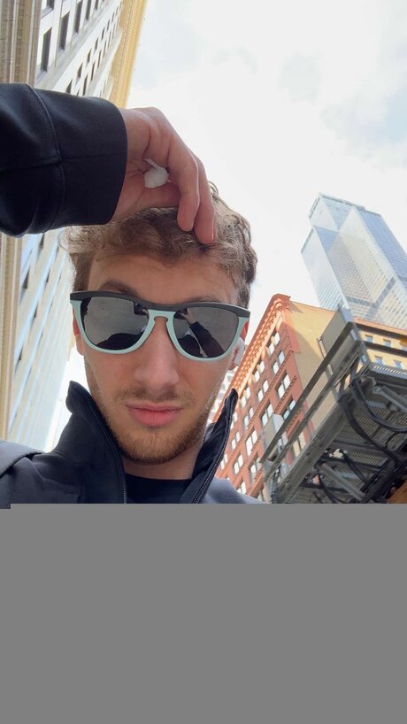 Nacktes geleaktes OnlyFans-Foto von Traderjasper
