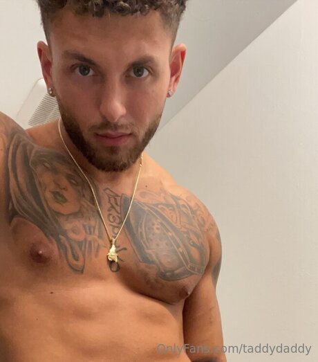 Nacktes geleaktes OnlyFans-Foto von Taddydaddy