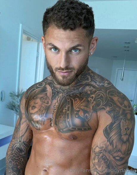 Nacktes geleaktes OnlyFans-Foto von Taddydaddy