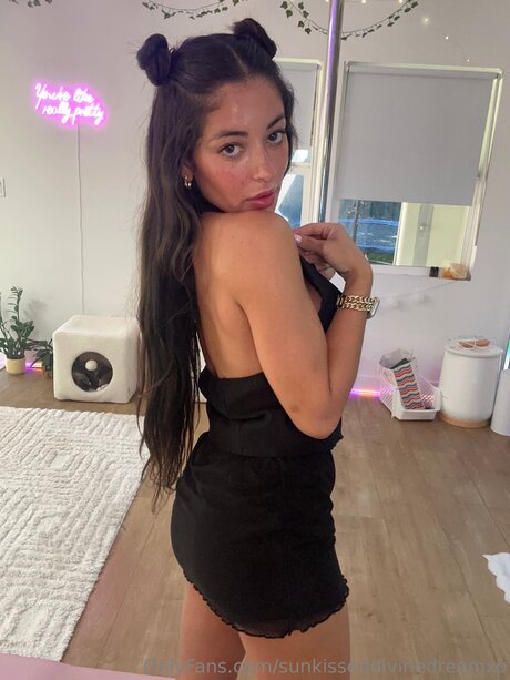 Nacktes geleaktes OnlyFans-Foto von Sunkisseddivinedreamxo