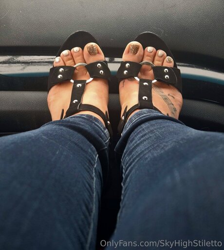 Nacktes geleaktes OnlyFans-Foto von Skyhighstiletto