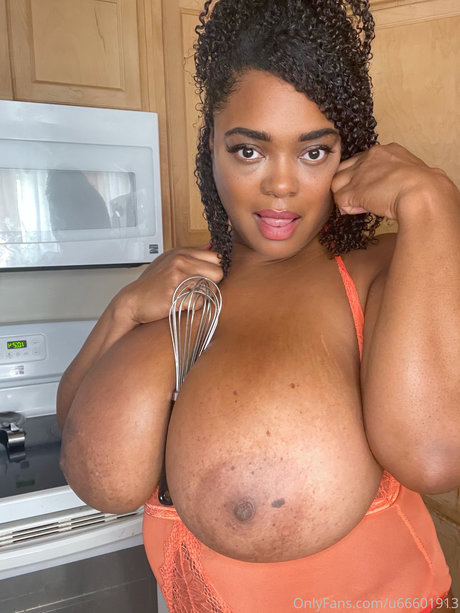 Nacktes geleaktes OnlyFans-Foto von Nikky Dunes