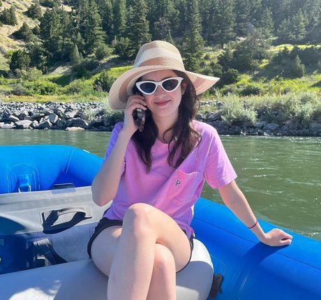 Nacktes geleaktes OnlyFans-Foto von Laura Marano