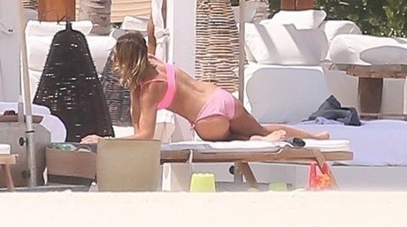 Jessica Alba