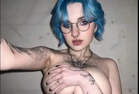 Lyra Crow