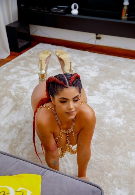 Amanda Miury