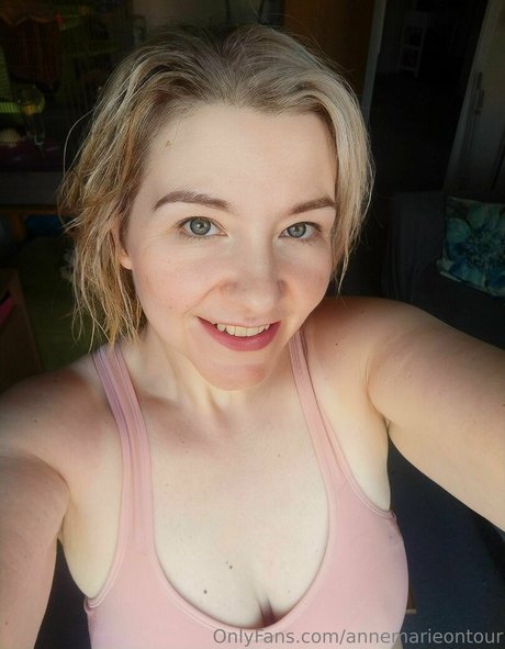 Nacktes geleaktes OnlyFans-Foto von Annemarieontour