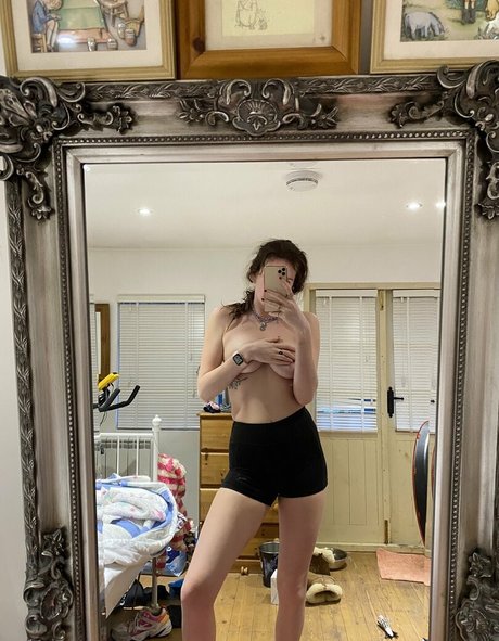 Nacktes geleaktes OnlyFans-Foto von Annieecharlottefree