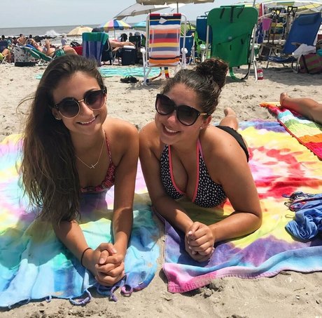 Julia & Olivia