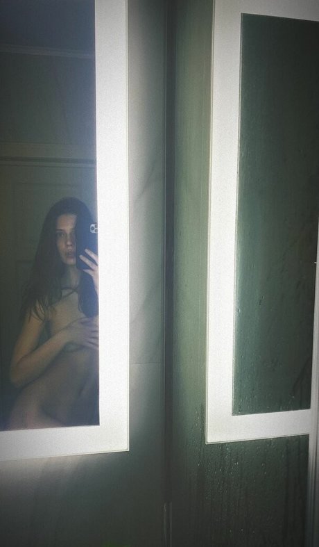 Nacktes geleaktes OnlyFans-Foto von Sophia Breydo