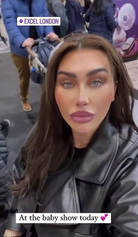 Nacktes geleaktes OnlyFans-Foto von Lauren Goodger