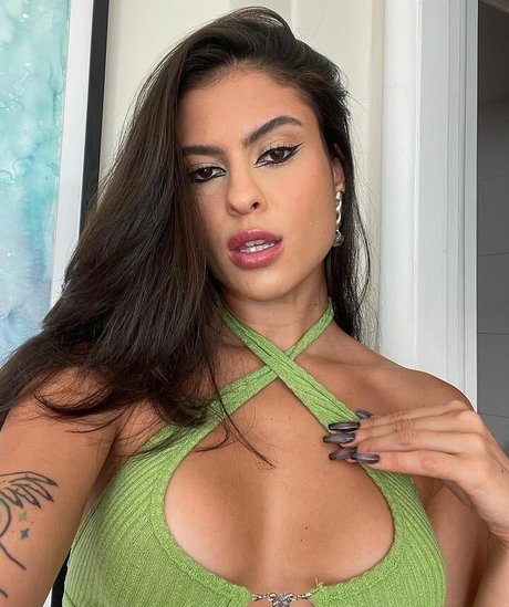 Nacktes geleaktes OnlyFans-Foto von Hana Khalil