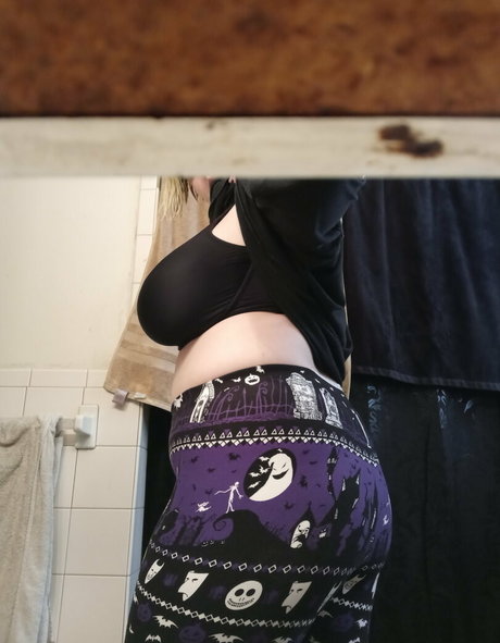 Nacktes geleaktes OnlyFans-Foto von Gothgoddesshailey
