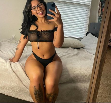 Nacktes geleaktes OnlyFans-Foto von Throatzilla