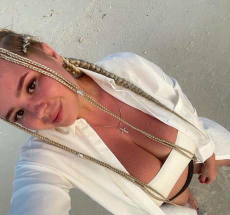 Nacktes geleaktes OnlyFans-Foto von Katyshka2208