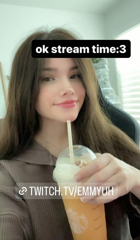 Nacktes geleaktes OnlyFans-Foto von Emmyuh