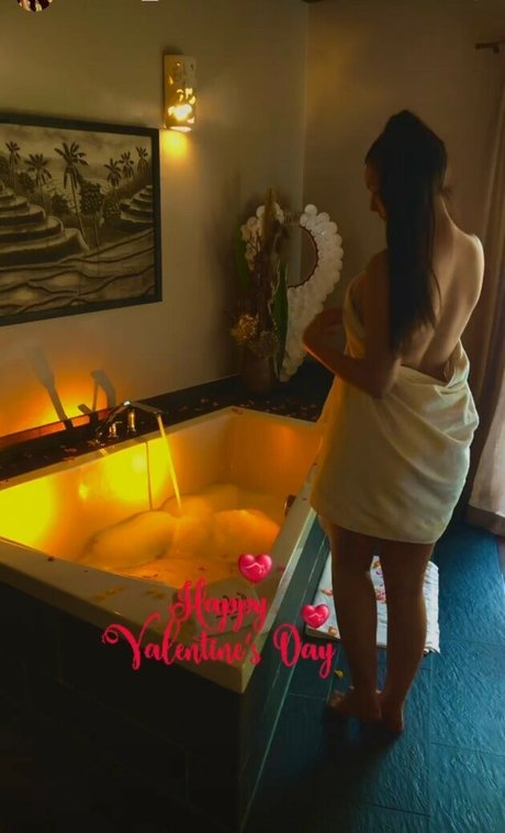 Nacktes geleaktes OnlyFans-Foto von Bisscute