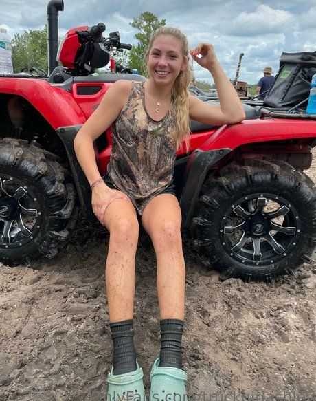 Truckgirlashley
