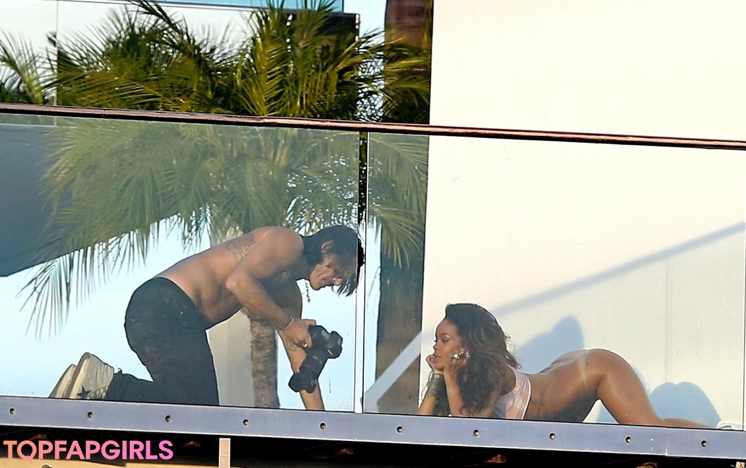 Nacktes geleaktes OnlyFans-Foto von Rihanna #1203