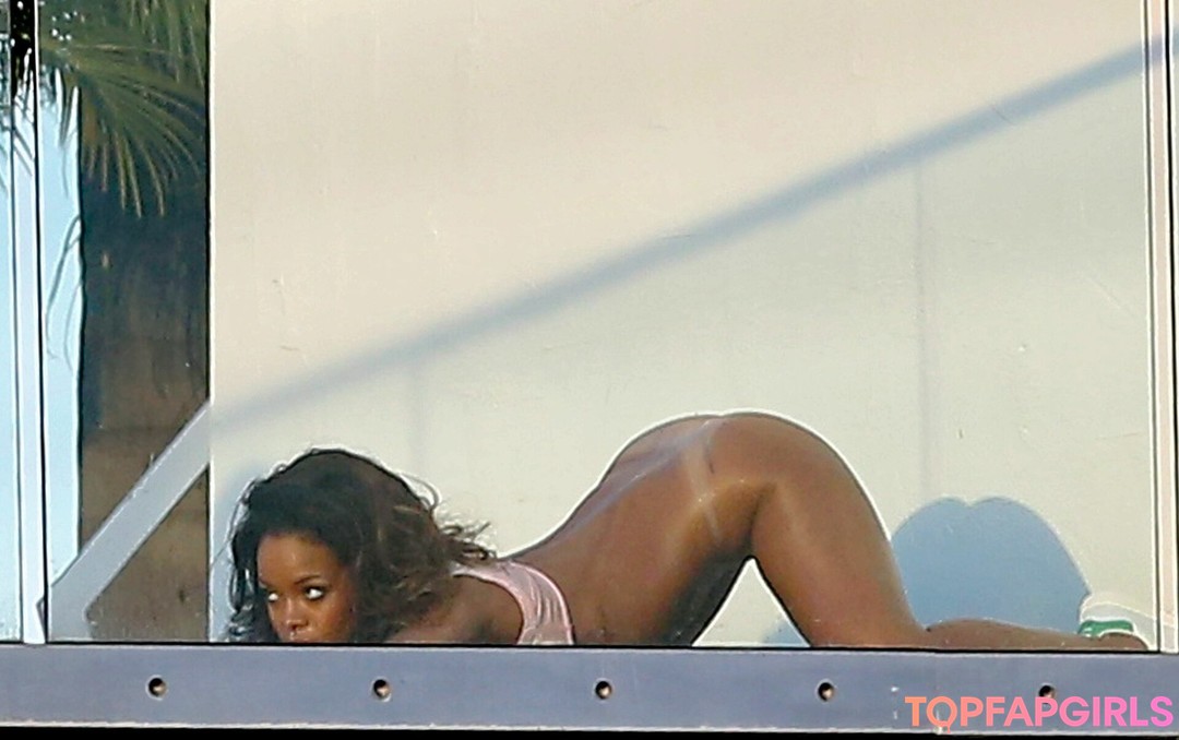 Nacktes geleaktes OnlyFans-Foto von Rihanna #1208