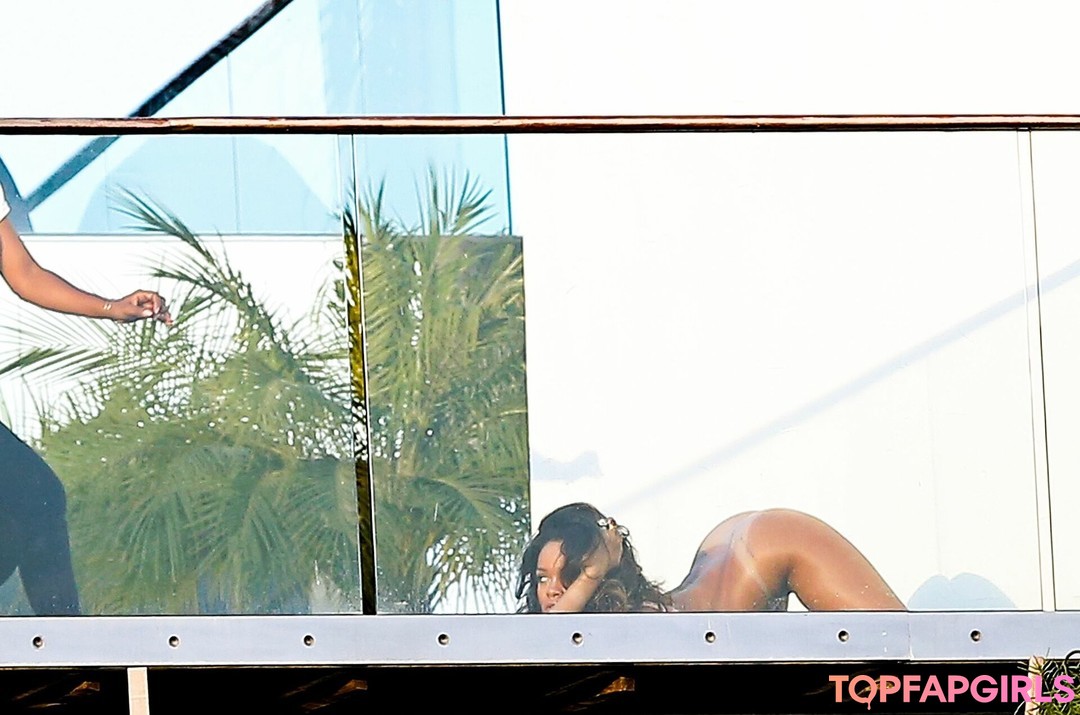 Nacktes geleaktes OnlyFans-Foto von Rihanna #1214