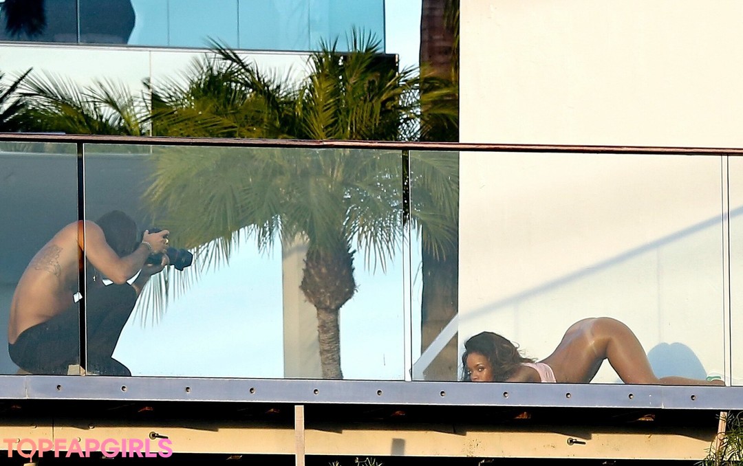 Nacktes geleaktes OnlyFans-Foto von Rihanna #1217