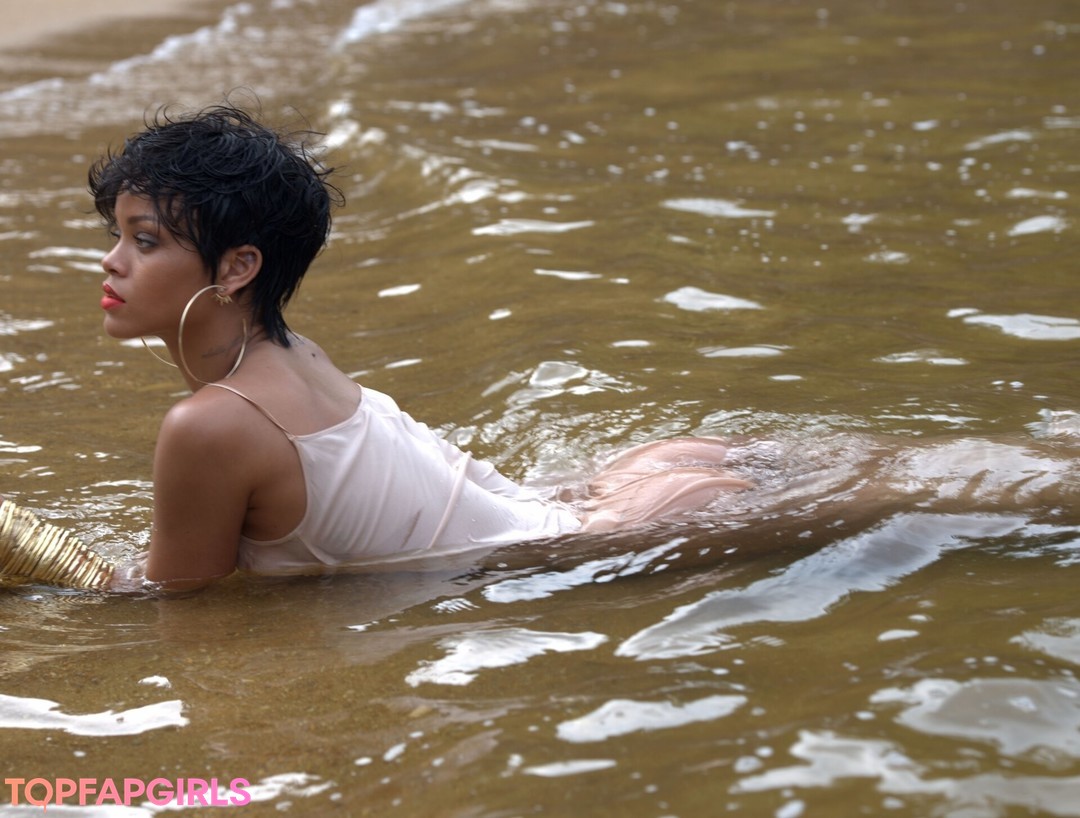 Nacktes geleaktes OnlyFans-Foto von Rihanna #1373