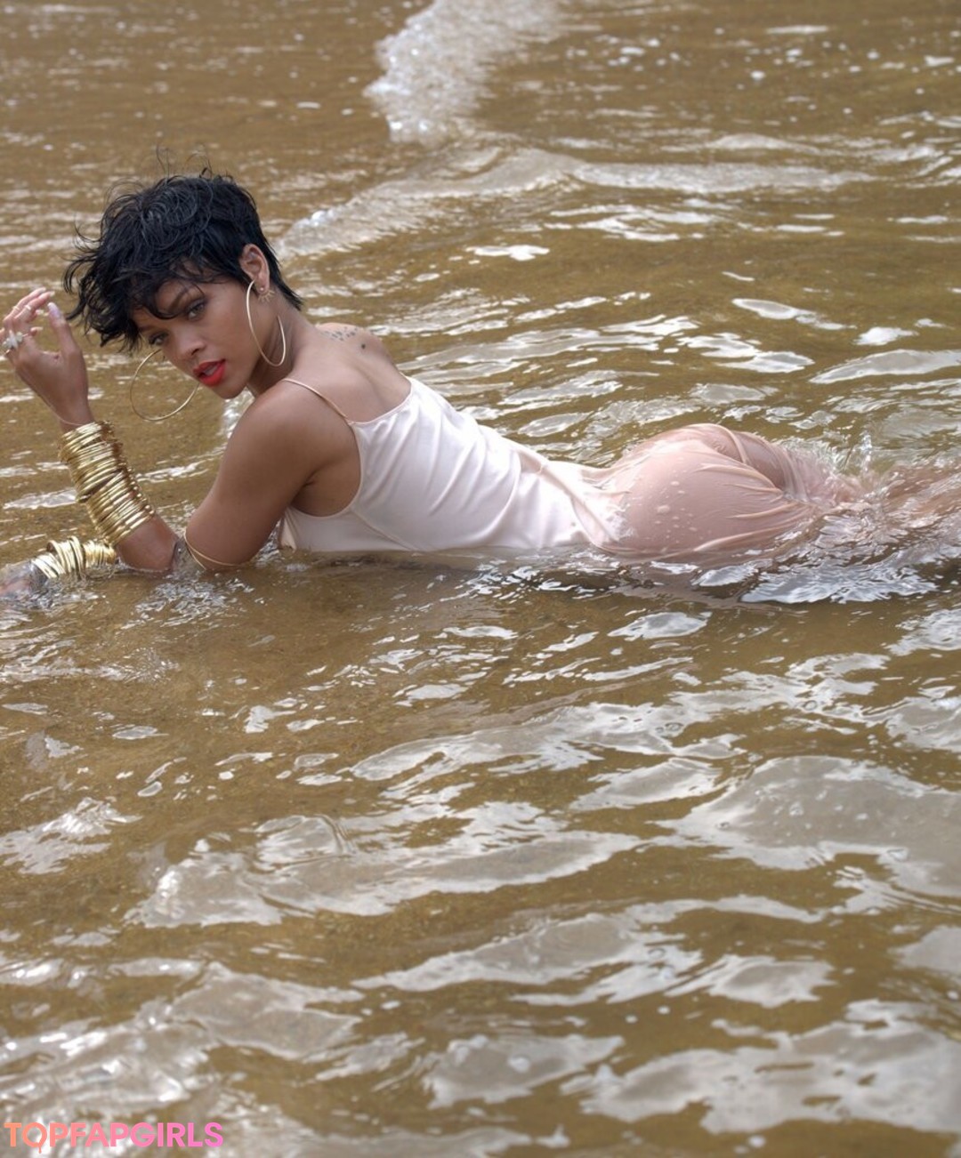 Nacktes geleaktes OnlyFans-Foto von Rihanna #1375