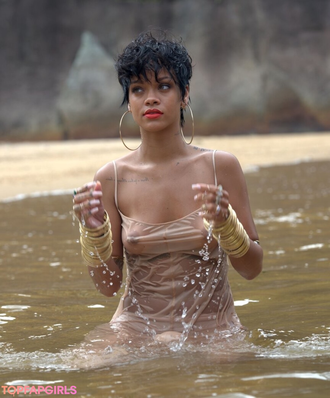 Nacktes geleaktes OnlyFans-Foto von Rihanna #1378