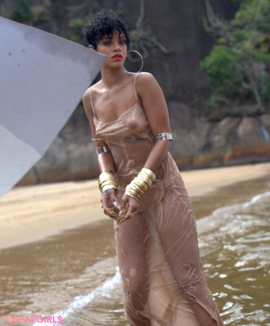 Nacktes geleaktes OnlyFans-Foto von Rihanna #1383