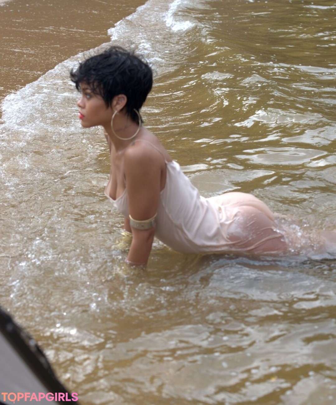 Nacktes geleaktes OnlyFans-Foto von Rihanna #1386