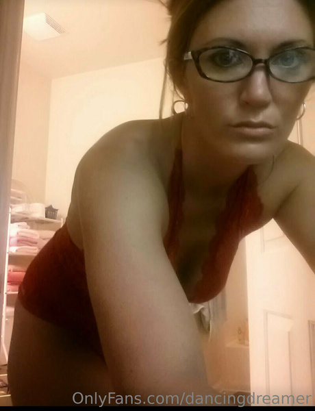Nacktes geleaktes OnlyFans-Foto von Dancingdreamer