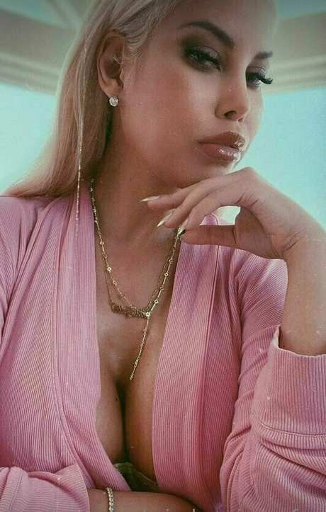 Nacktes geleaktes OnlyFans-Foto von Misskenziannefree