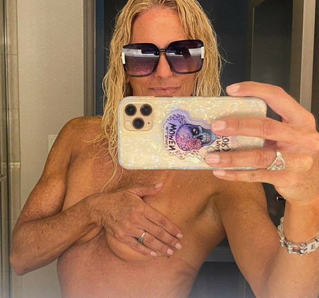 Nacktes geleaktes OnlyFans-Foto von Brooke Baker