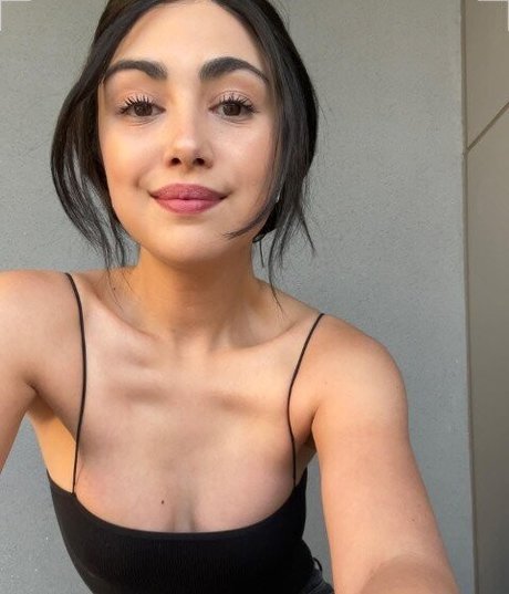 Alexa Mansour