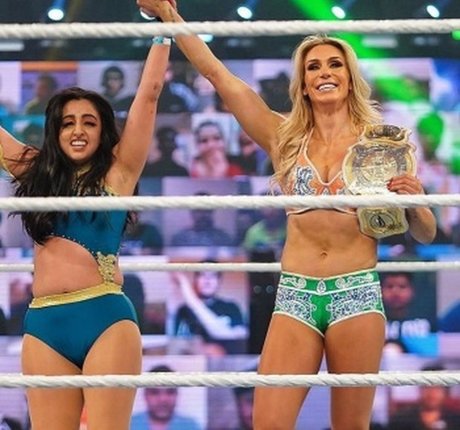 Nacktes geleaktes OnlyFans-Foto von Charlotte Flair