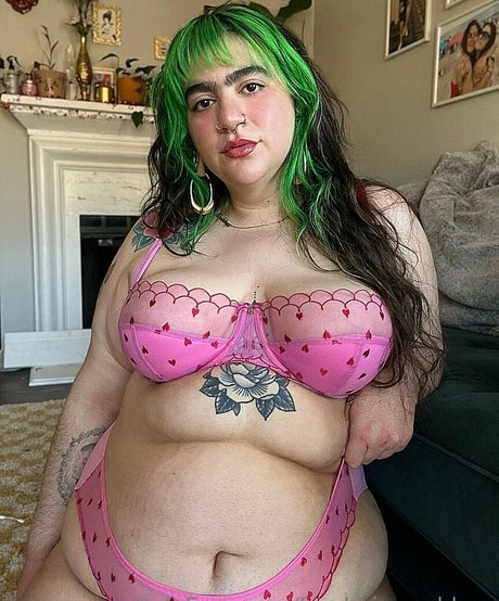 Nacktes geleaktes OnlyFans-Foto von Freehairygoddess