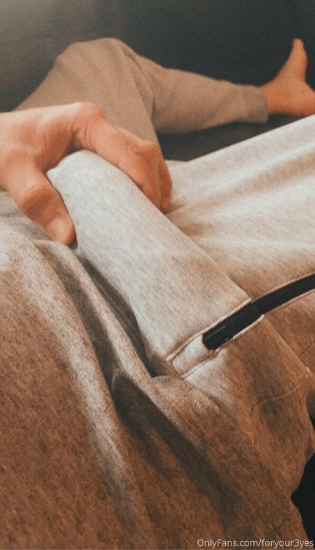 Nacktes geleaktes OnlyFans-Foto von Foryour3yes