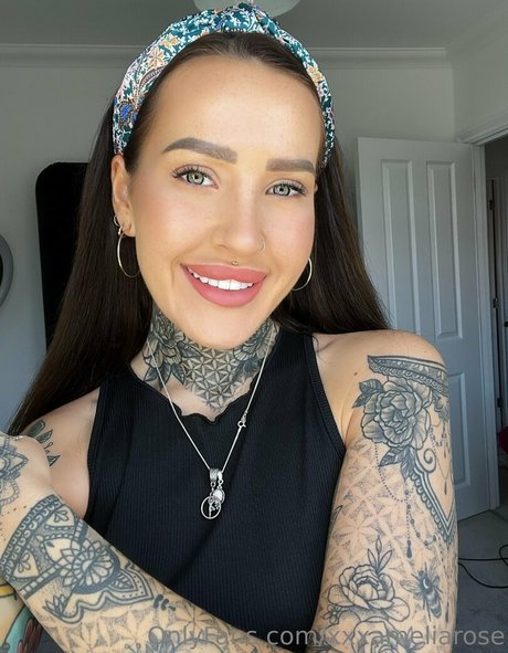 Nacktes geleaktes OnlyFans-Foto von Xxxameliarose