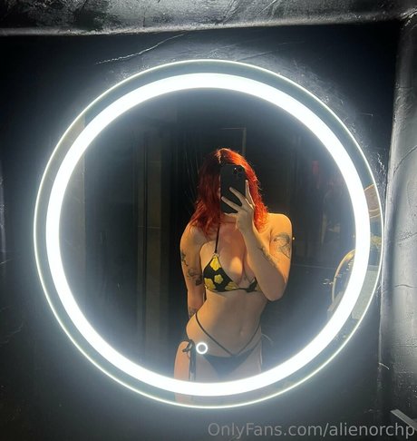 Nacktes geleaktes OnlyFans-Foto von Alienorchp