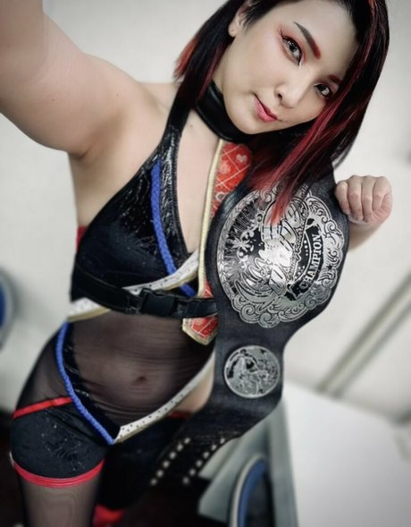 Hikaru Shida
