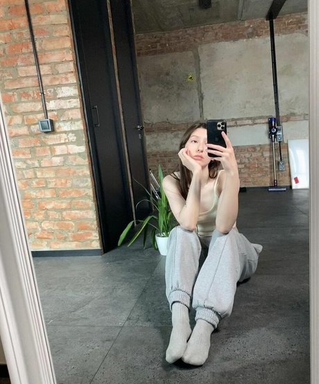 Nacktes geleaktes OnlyFans-Foto von Aloona Larionova