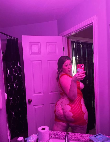 Nacktes geleaktes OnlyFans-Foto von Trapqueenary