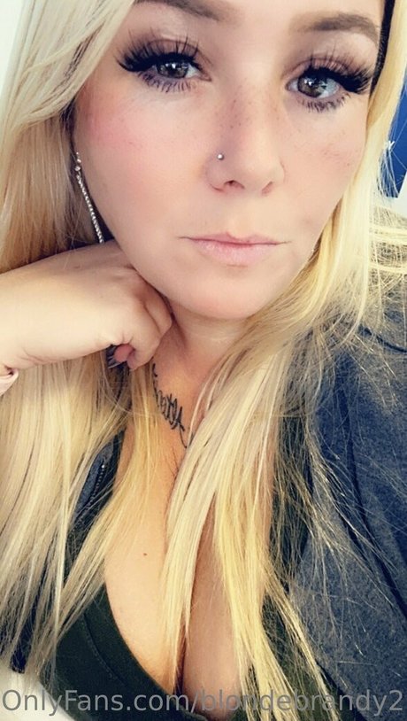 Nacktes geleaktes OnlyFans-Foto von Blondebrandy269