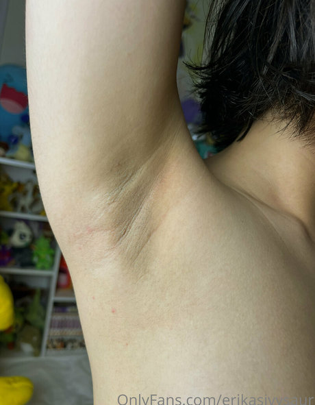 Nacktes geleaktes OnlyFans-Foto von Erikasvenusaur