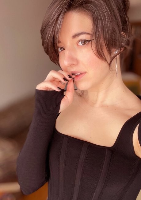 Nacktes geleaktes OnlyFans-Foto von Slight Sounds