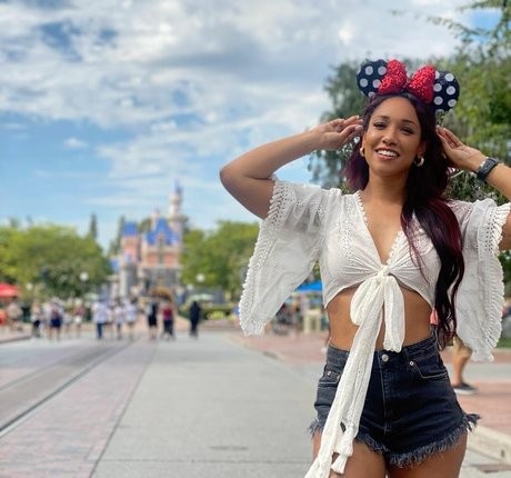 Nacktes geleaktes OnlyFans-Foto von Candice Patton